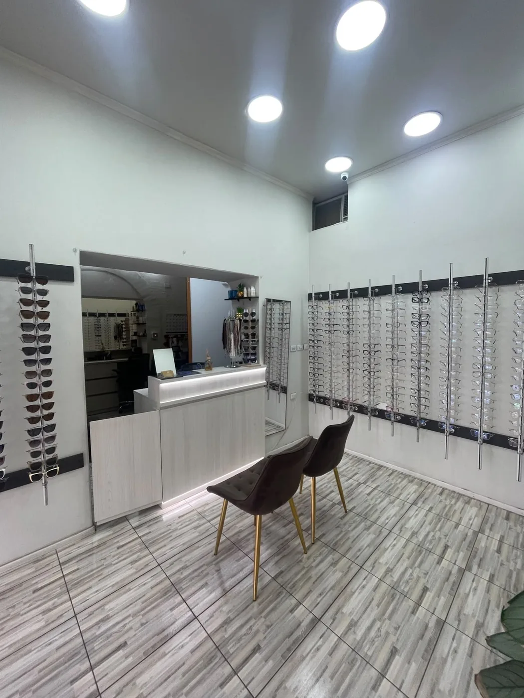 Interior de Óptica Mira en Rancagua